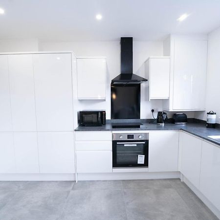Entire Modern Home With Private Parking For 6/8 Persons Worksop Eksteriør bilde