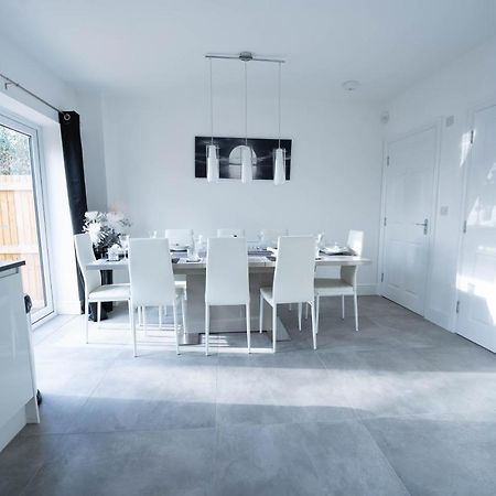 Entire Modern Home With Private Parking For 6/8 Persons Worksop Eksteriør bilde