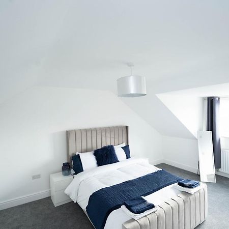 Entire Modern Home With Private Parking For 6/8 Persons Worksop Eksteriør bilde