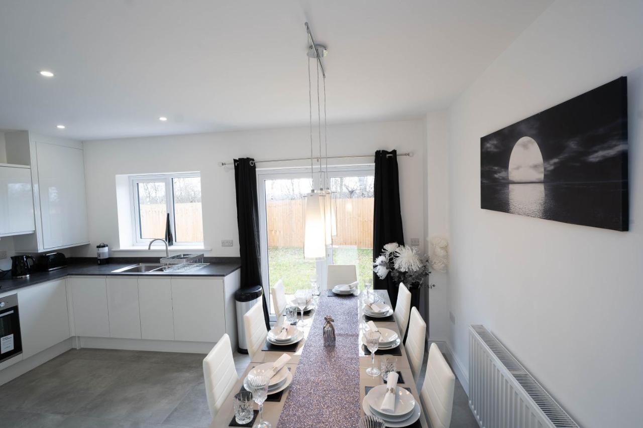 Entire Modern Home With Private Parking For 6/8 Persons Worksop Eksteriør bilde