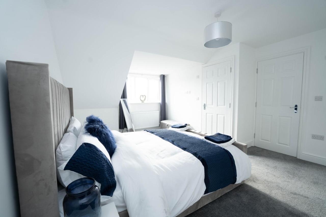 Entire Modern Home With Private Parking For 6/8 Persons Worksop Eksteriør bilde