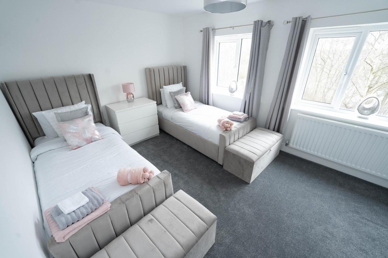 Entire Modern Home With Private Parking For 6/8 Persons Worksop Eksteriør bilde
