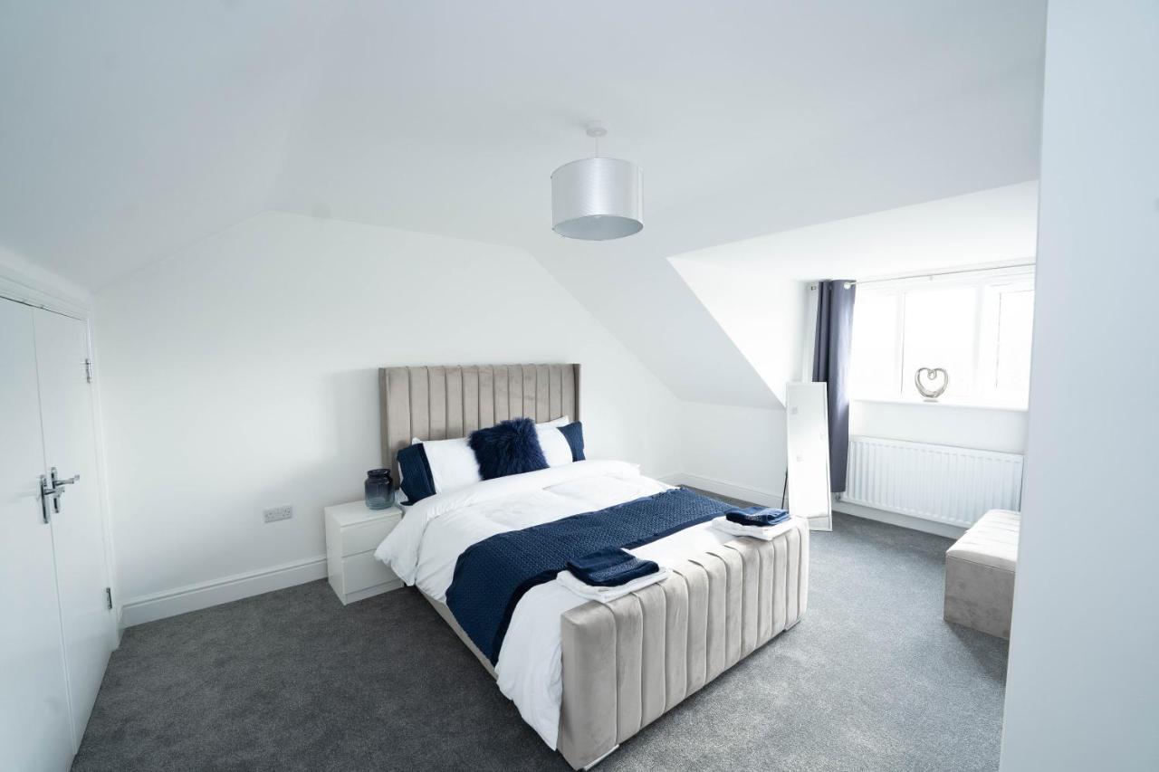 Entire Modern Home With Private Parking For 6/8 Persons Worksop Eksteriør bilde