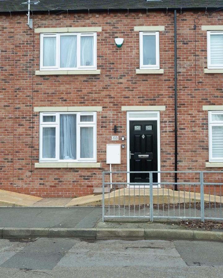 Entire Modern Home With Private Parking For 6/8 Persons Worksop Eksteriør bilde