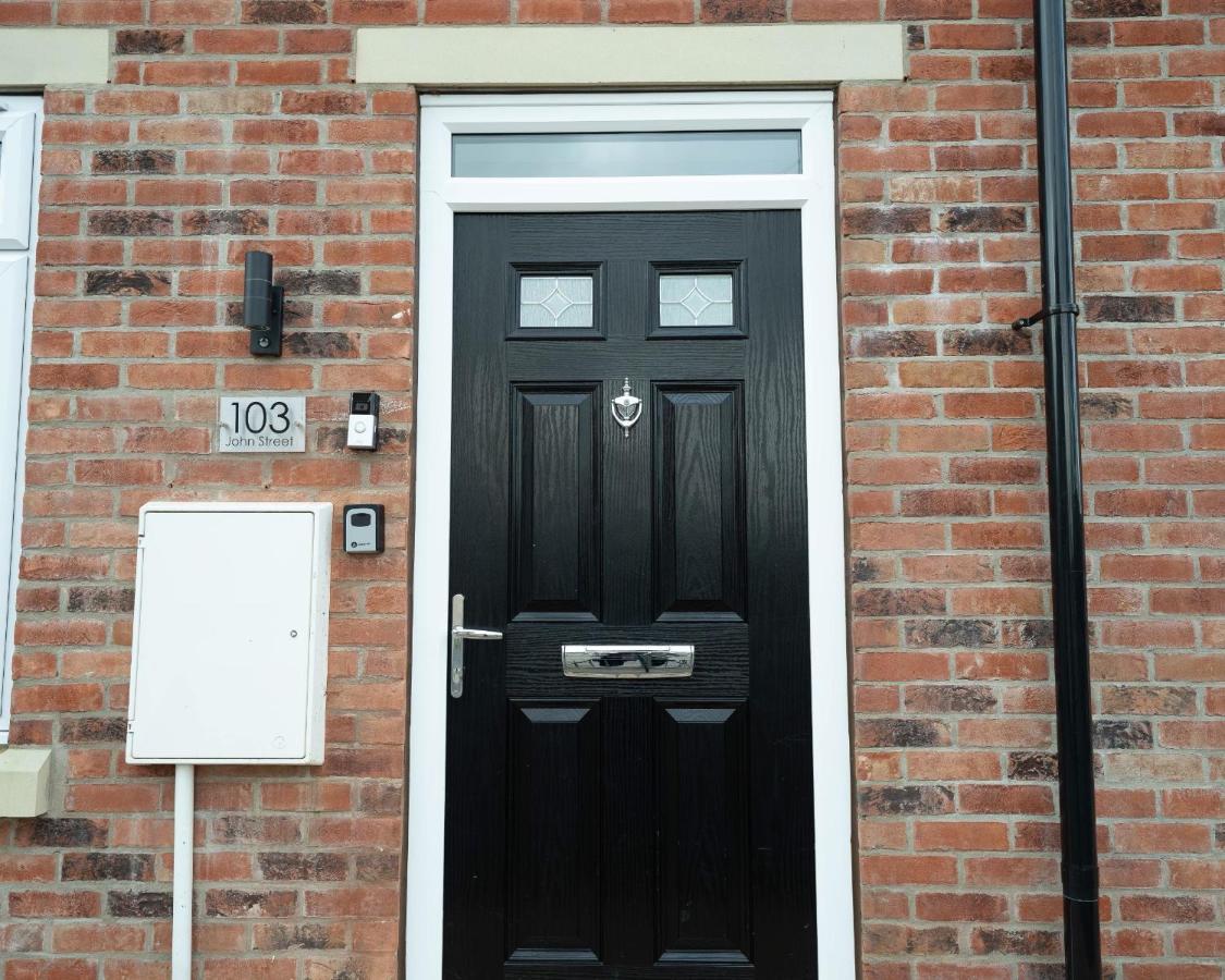Entire Modern Home With Private Parking For 6/8 Persons Worksop Eksteriør bilde